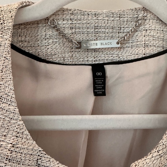 White House Black Market Cream Blazer with Black Accents - Picture 2 of 6